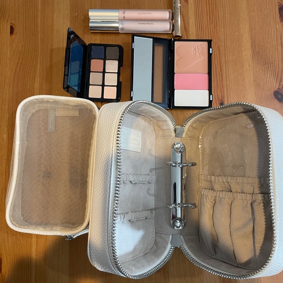 Trish McEvoy planner - Picture 1 of 5